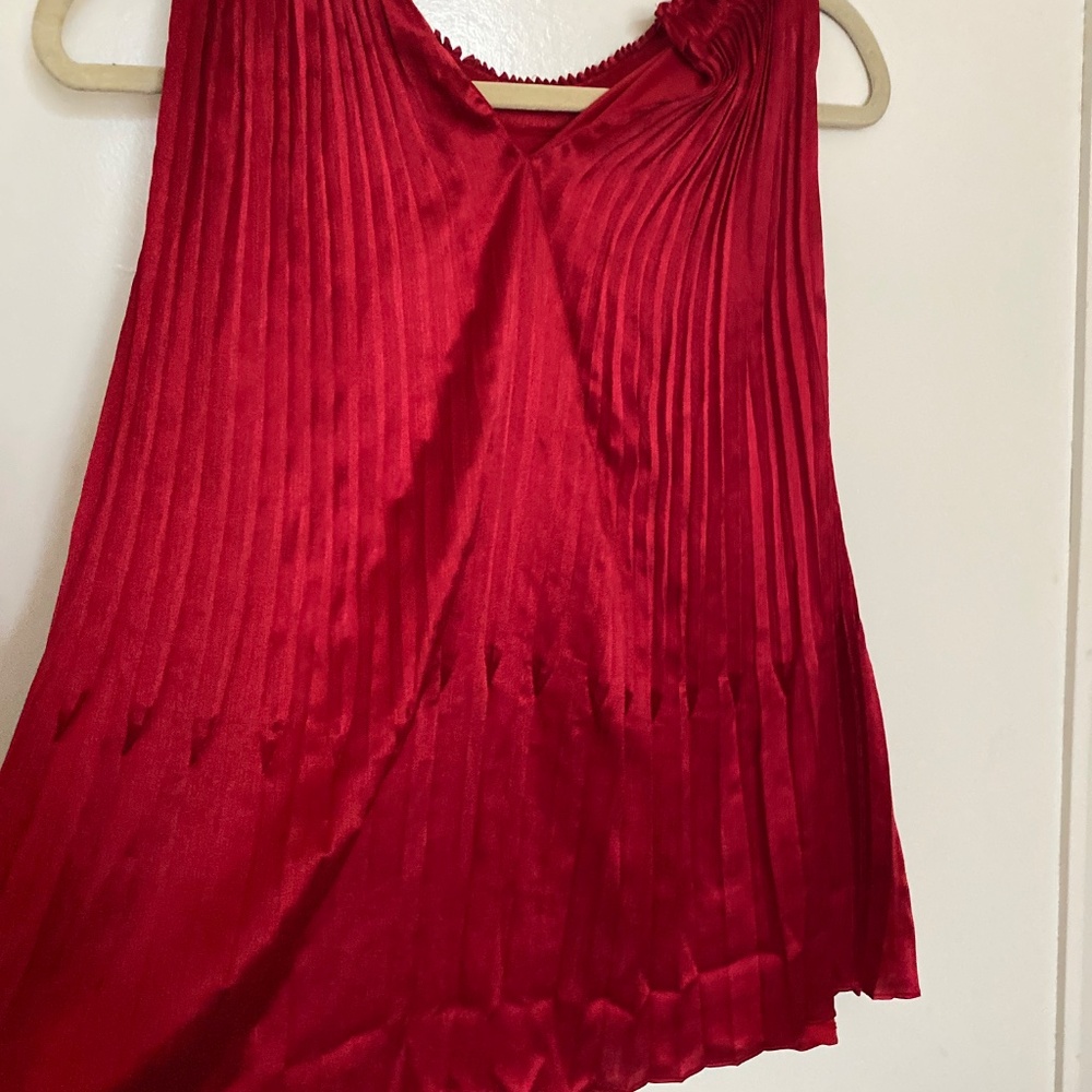 Red blouse - Picture 4 of 4